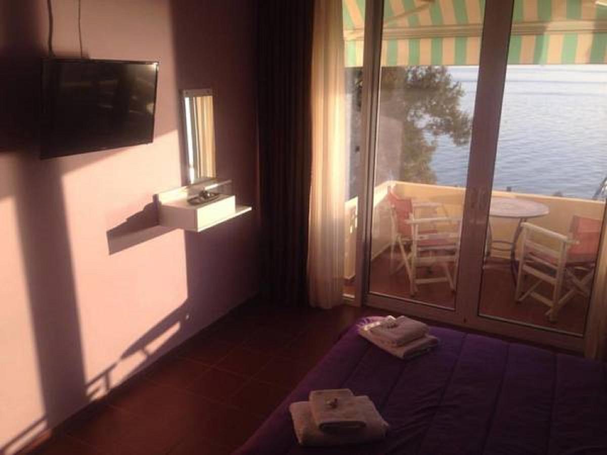 Maravellia Hotel Lutrá Edipszú Kültér fotó